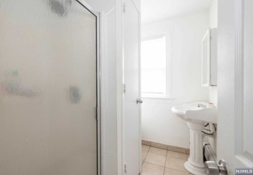 19 Gordon St, Ridgefield Park NJ  07660-1112 exterior