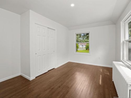 80 Circle Dr, Litchfield CT  06750-1710 exterior