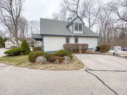 1 Bittersweet Ln, Niantic, CT 06357-1400