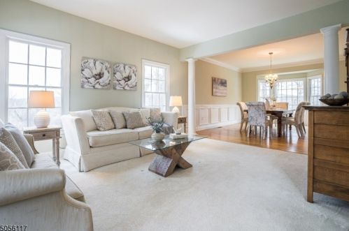 49 Zulauf Ln, Oxford, NJ 07863-3104