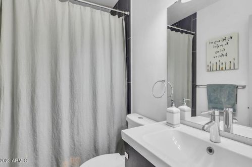 1901 22nd St, Phoenix AZ  85006-2446 exterior