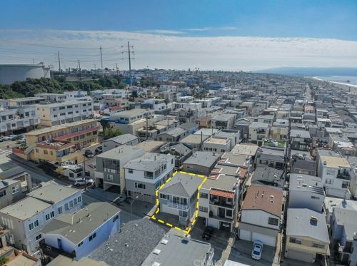 212 41st St, Manhattan Beach CA  90266-3141 exterior