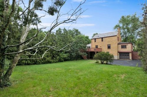 205 Woodland Ave, Glenshaw PA  15116-2010 exterior