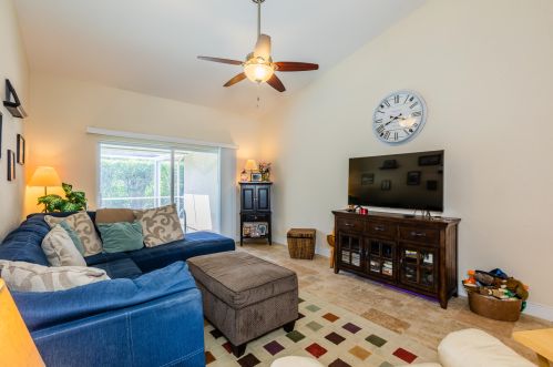 102 Cedar Crest Ct, Naples, FL 34113-8930