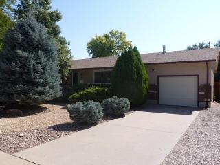 34 Loyola Ln, Pueblo, CO 81005-1923