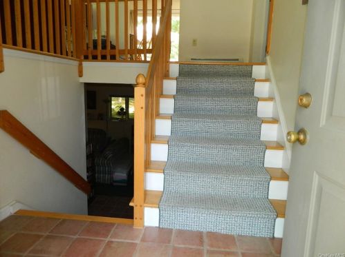 231 Briarwood Dr, Somers Town NY  10589-1810 exterior