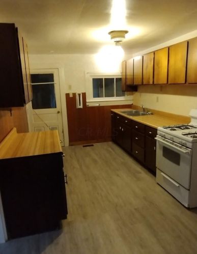 66 Madison Rd, London OH  43140-1445 exterior