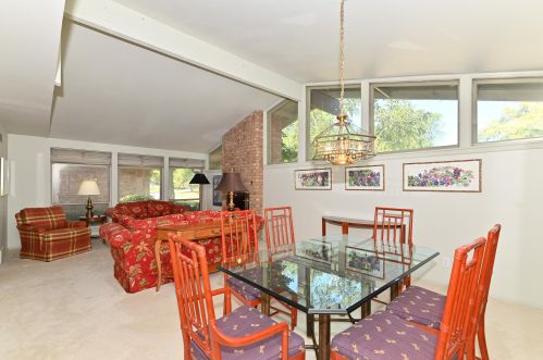 617 Sunny Ln, Thiensville, WI 53092-1448
