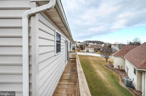 30 Centre Ct, Red Lion PA  17356-8949 exterior