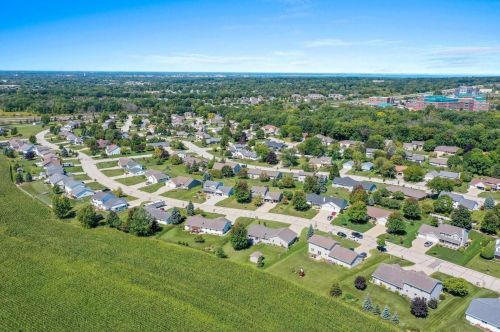 2838 Blue Spruce Dr, Green Bay, WI 54311-4509