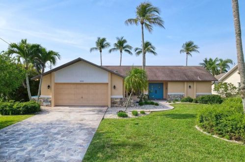 1212 52nd St, Cape Coral, FL 33914-7001