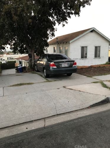 4531 170th St, Lawndale, CA 90260-3210