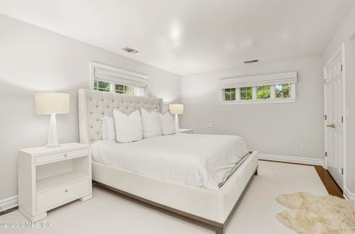 14 Tyler Ln, Riverside CT  06878-1815 exterior