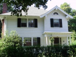 11 Stoneleigh Rd, Newton, MA 02465-1913