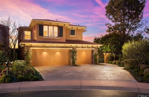 2 Sunset Cv, Newport Beach, CA 92657-1900