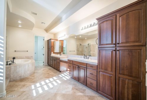 3437 Valerie Dr, Chandler AZ  85286-2371 exterior