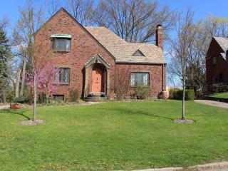 144 Crescent Hills Rd, Pittsburgh, PA 15235-1803