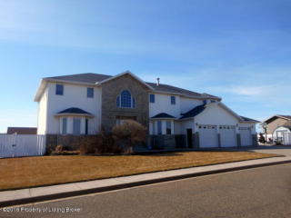 2231 5th St, Dickinson ND  58601-2431 exterior