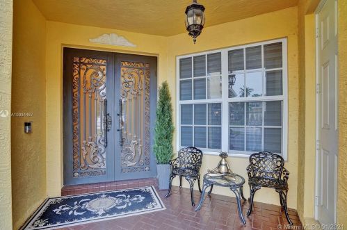 13172 45th Dr, Hollywood, FL 33027-3160