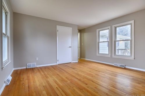 55 Pine River Rd, North Haven CT  06473-3312 exterior