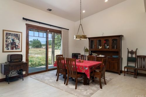 590 Championship Ln, Templeton CA  93465-5138 exterior