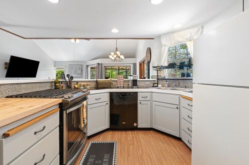 16676 Sharon Way, Grass Valley CA  95949-6603 exterior