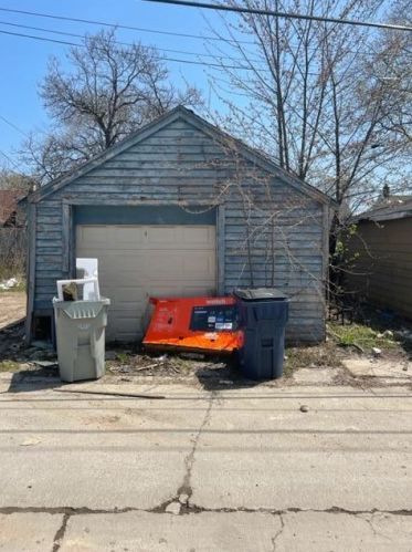 5243 Teutonia Ave, Milwaukee, WI 53209-4818