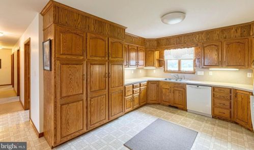 10352 Blind Ln, Lees Cross Roads, PA 17257-8766