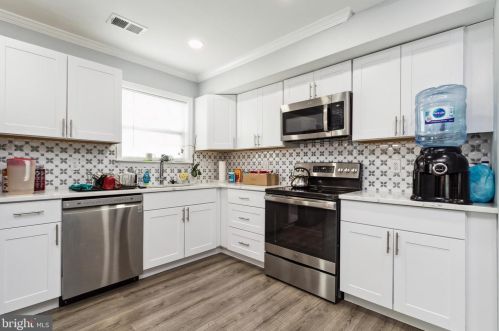 14688 Pinon Ct, Woodbridge VA  22191-3130 exterior