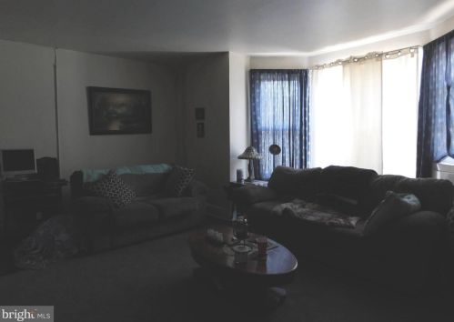 406 1st Ave, Parkesburg PA  19365-1204 exterior