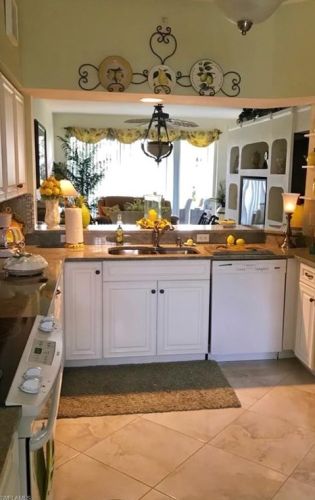 2220 Chesterbrook Ct, Naples FL  34109-1412 exterior
