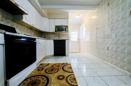 45 Barbara St, Floral Park NY  11003-3603 exterior
