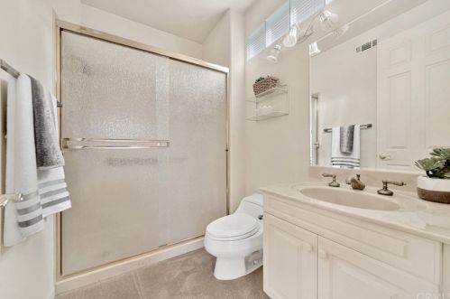 214 Goldenwest St, Huntington Beach CA 92648-2638 exterior