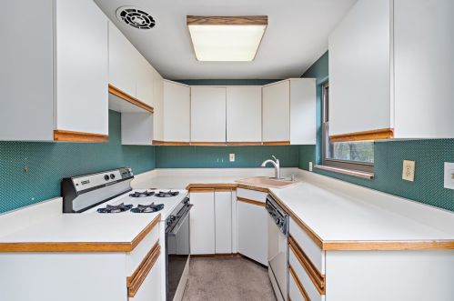 3041 Cummings Dr, Glenshaw PA  15116-2801 exterior
