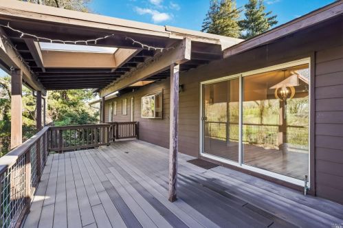 930 Live Oak Ave, Ukiah CA  95482-3733 exterior