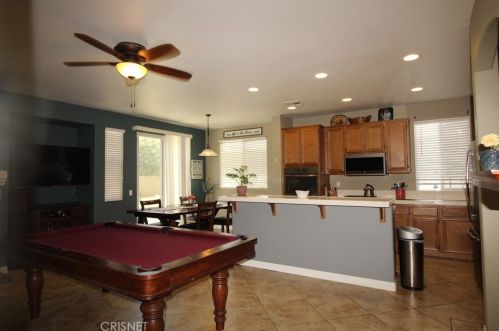 5823 Spice St, Lancaster CA  93536-2348 exterior