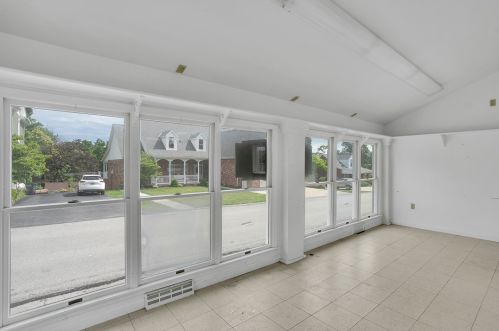 913 Main St, Latrobe PA  15650-1636 exterior