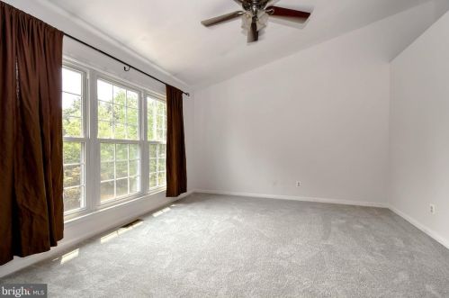 350 Hedgestone Ter, Leesburg VA 20176-4871 exterior