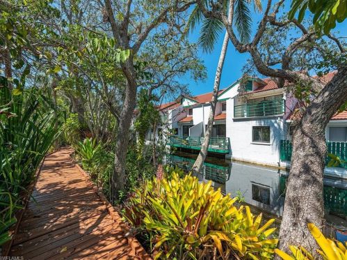 2182 Anchorage Ln, Naples, FL 34104-4244