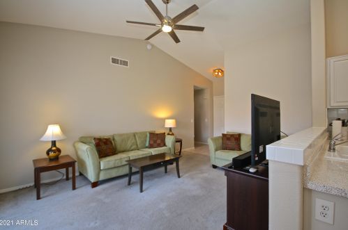 1717 Lindrick Dr, Chandler AZ 85249-5033 exterior