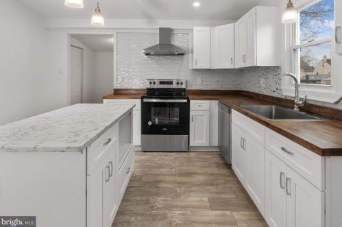 252 Greenwich Ave, West Deptford NJ  08066-2229 exterior