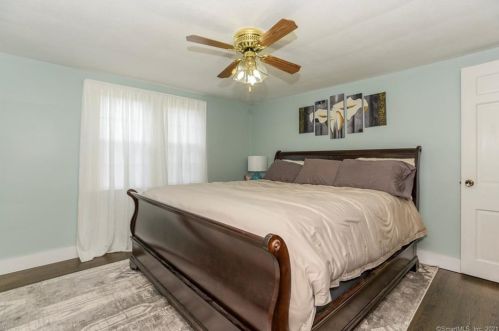 415 Ridge Rd, Middletown CT  06457-5230 exterior