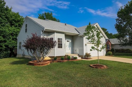 18 Heron Dr, Amelia, OH 45102-1776