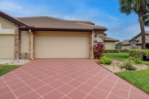 7247 Sweetbay Ct, Boynton Beach, FL 33472-5027