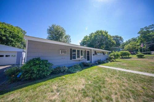 72 Flagg Ave, Warwick, RI 02886-4425
