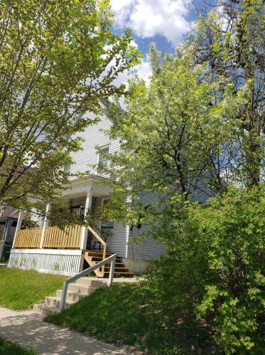 3722 Brown St, Milwaukee, WI 53208-1807