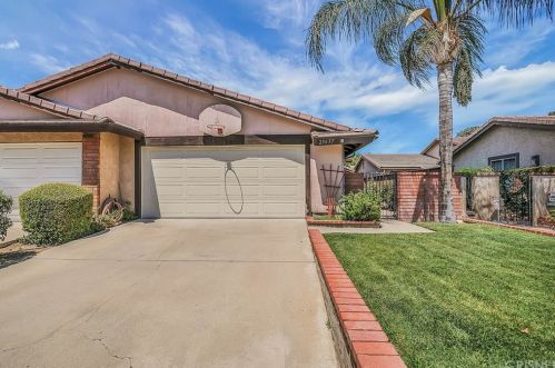 25637 Ramada Dr, Santa Clarita, CA 91355-2241