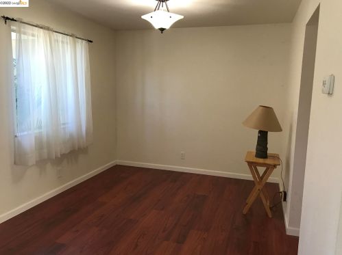 2609 Mendocino Dr, Pinole, CA 94564-1120