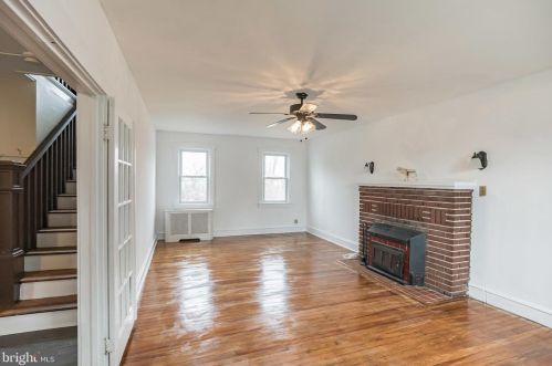 15 Lehigh Ave, Gloucester NJ  08030-1304 exterior