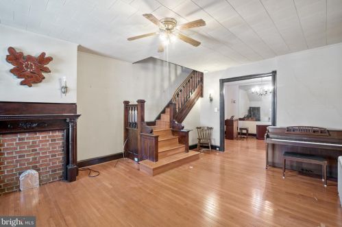 5914 Cedar Ave, Philadelphia, PA 19143-1128